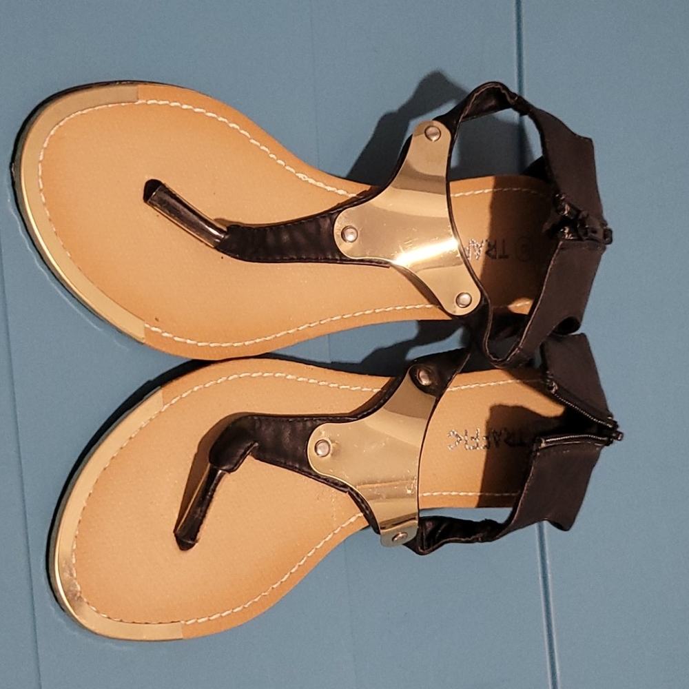 6 traffic sandal